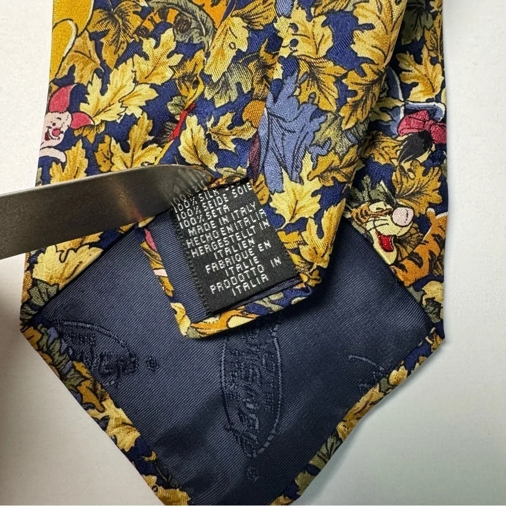 Vintage Disney Store Winnie the Pooh Necktie
